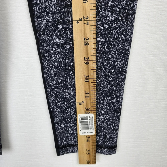 Lululemon Sz 8 Sleek & Strong Tight Leggings Diffuse Starlight Black Speckled - Picture 11 of 15